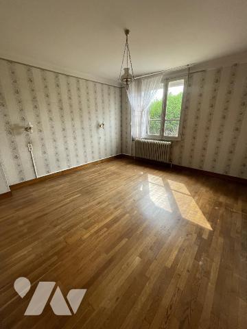 Maison de quartier sur sous-sol 2 chambres combles aménageables 