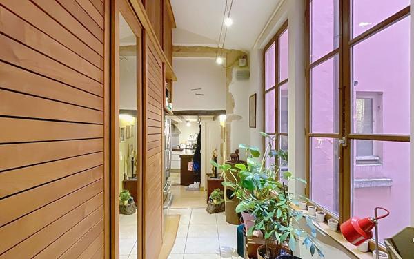 Appartement à vendre    3 pièces • 90 m2 Lyon 1