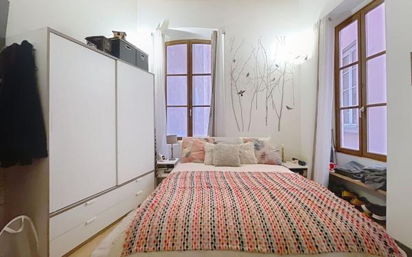 Appartement à vendre    3 pièces • 90 m2 Lyon 1