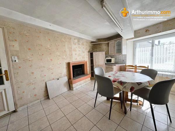 Vente                                                      Maison de ville
                        
                                         73 m2                     à La Guerche-de-Bretagne