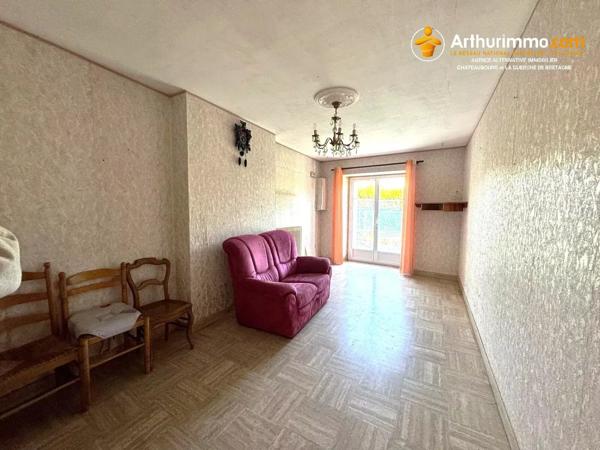 Vente                                                      Maison de ville
                        
                                         73 m2                     à La Guerche-de-Bretagne