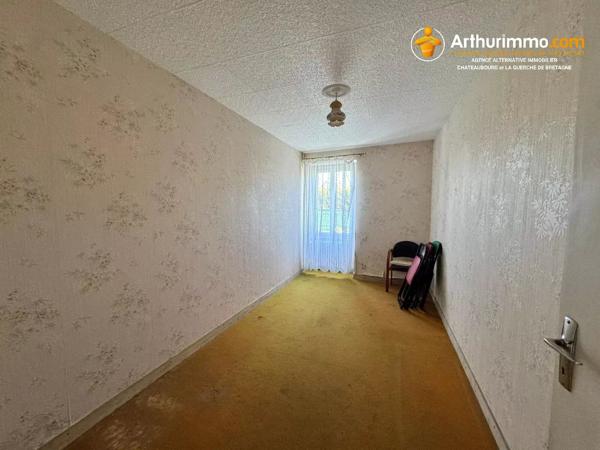 Vente                                                      Maison de ville
                        
                                         73 m2                     à La Guerche-de-Bretagne