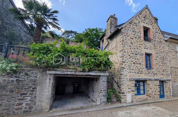 Sébastien BRASSET -BSK IMMOBILIER vous propose cette magnifique maison de caractère d'environ 79M² habitables au cœur du quartier historique de Fougères

Une adresse rare, un emplacement exceptionnel, un potentiel remarquable.

Bienvenue dans l’un des secteurs les plus recherchés de Fougères, à quelques pas seulement du majestueux Château de Fougères, considéré comme l’une des plus grandes forteresses médiévales d’Europe encore conservées. Véritable joyau du patrimoine breton, il attire chaque année de nombreux visiteurs et participe au charme unique de ce quartier chargé d’histoire. 

Derrière sa belle façade en pierre typique du vieux Fougères, cette maison atypique et chaleureuse vous séduira par son architecture en demi-paliers, son extérieur exceptionnel et ses nombreuses possibilités d’aménagement.

La visite commence...

Dès l’entrée, quelques marches vous conduisent vers un premier demi-niveau dédié à l’espace nuit.
Vous y découvrez :
Deux chambres confortables, dont une bénéficiant d’une agréable vue sur la terrasse.
Une salle d'eau avec WC.

Quelques marches supplémentaires vous mènent vers une magnifique pièce baignée de lumière naturelle. Véritable espace de vie complémentaire, elle pourra accueillir selon vos envies :
une salle à manger , un bureau, un atelier créatif ou un espace de réception avec au dessus de cette pièce une mezzanine qui invite à l'imagination pouvant même accueillir un autre espace nuit .
Cette pièce profite d’un accès direct aux extérieurs et offre déjà un aperçu du cadre privilégié qui entoure la propriété.
Dans son prolongement se trouve une cuisine aménagée et équipée, fonctionnelle et conviviale.
Puis, quelques marches plus haut, vous découvrez un salon cosy et chaleureux, parfaitement séparé des autres espaces de vie, créant une atmosphère intime et cocooning.

Des extérieurs qui font toute la différence !!

À l'extérieur, le charme opère immédiatement.
La maison dispose d'un garage ouvert, particulièrement pratique dans ce secteur historique où le stationnement est un véritable atout.
Au-dessus du garage, une agréable terrasse surplombe les environs et invite à profiter pleinement des beaux jours.
Mais le véritable coup de cœur se trouve encore plus haut...
Le jardin offre une vue exceptionnelle et dégagée sur le jardin public ainsi que sur la silhouette emblématique de Église Saint-Léonard.
Un panorama rare en plein centre historique, où le patrimoine, la verdure et le calme se rencontrent pour créer un cadre de vie privilégié.
Un potentiel supplémentaire à exploiter
Sur la partie haute du terrain se trouve une dépendance cadastrée déjà équipée de menuiseries PVC.
Cet espace ouvre la porte à de nombreux projets :
logement indépendant, location saisonnière, gîte urbain , bureau professionnel , atelier ou espace de télétravail.

Un véritable atout patrimonial qui valorise encore davantage l'ensemble.

Investisseurs : une opportunité à étudier
Grâce à sa localisation exceptionnelle à proximité immédiate du château, des commerces, des restaurants et des circuits touristiques, cette maison se prête parfaitement à un projet de location courte durée ou de location meublée touristique.
Le bien sera vendu libre de toute occupation.
À titre indicatif, il était précédemment loué 730 € par mois, démontrant déjà son attractivité locative.
Ce que l'on aime particulièrement : 
✔ Emplacement ultra recherché au cœur du centre historique
✔ À deux pas du Château de Fougères
✔ Architecture atypique en demi-paliers pleine de charme
✔ Vue exceptionnelle sur le jardin public et l'église Saint-Léonard
✔ Terrasse agréable et jardin dominant le quartier historique
✔ Garage ouvert, rare dans le secteur
✔ Dépendance cadastrée avec fort potentiel d'aménagement
✔ Résidence principale, pied-à-terre ou investissement touristique

Une maison de caractère où chaque niveau réserve une nouvelle découverte, offrant un cadre de vie unique entre patrimoine, nature et potentiel d'investissement.


**Une opportunité rare sur le marché fougerais. À visiter sans tarder.**