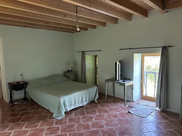 Belle maison de village en pierres