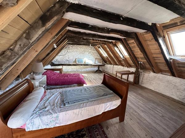 Belle maison de village en pierres