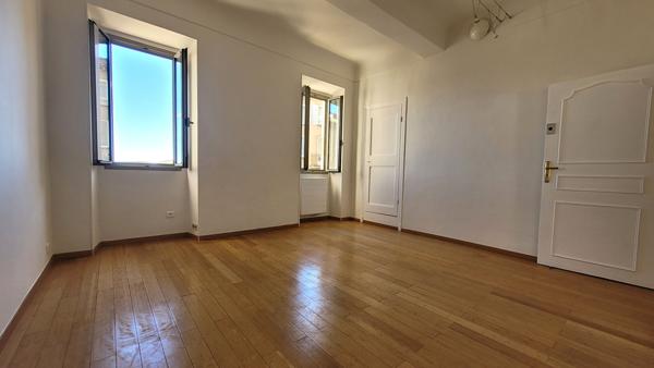 Appartement Grasse 4 pièces 86.24 m2, balcon