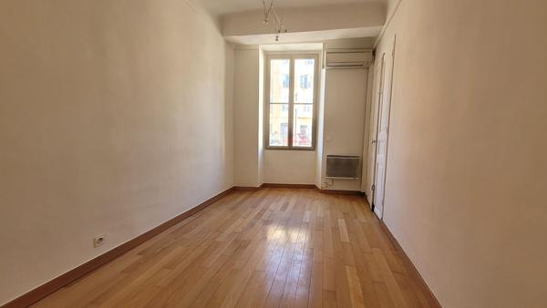 Appartement Grasse 4 pièces 86.24 m2, balcon