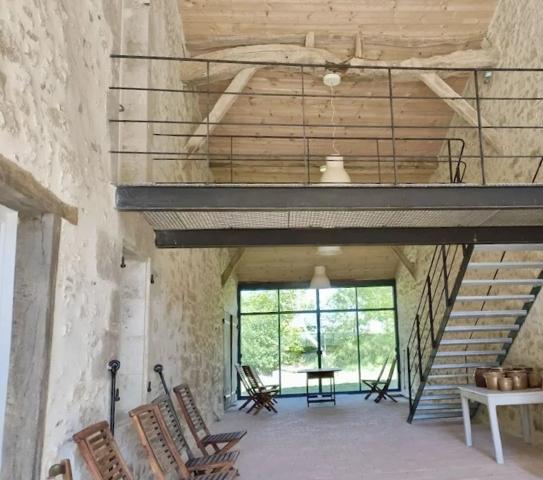 Domaine Gascon de Charme avec Chambres d'Hôtes et Gîtes au Cœur de 14 Hectares de Nature Préservée