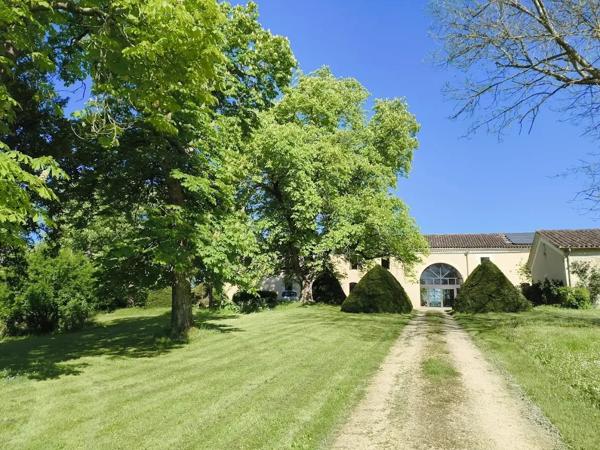 Domaine Gascon de Charme avec Chambres d'Hôtes et Gîtes au Cœur de 14 Hectares de Nature Préservée