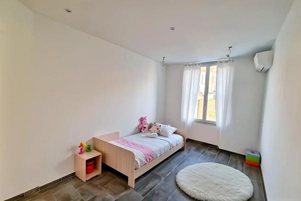 Appartement rénové + 2 parkings à Pertuis