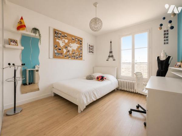 TOURS – Quartier Velpeau – Maison familiale de caractère avec 5 chambres, garage et terrasse bois