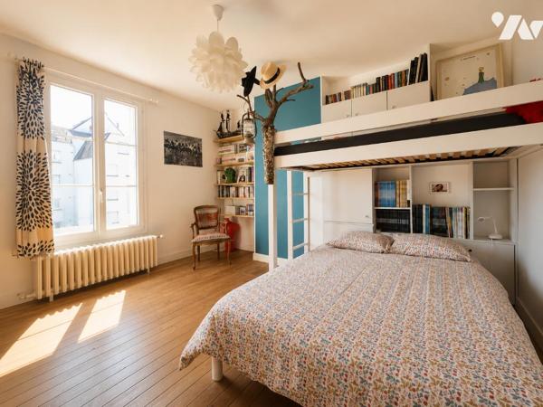 TOURS – Quartier Velpeau – Maison familiale de caractère avec 5 chambres, garage et terrasse bois
