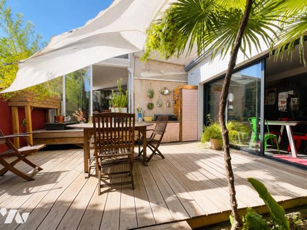 TOURS – Quartier Velpeau – Maison familiale de caractère avec 5 chambres, garage et terrasse bois