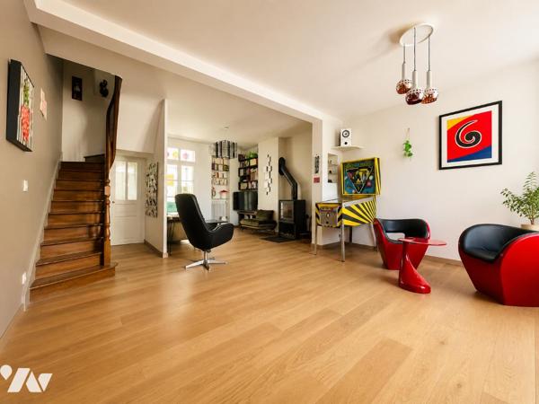 TOURS – Quartier Velpeau – Maison familiale de caractère avec 5 chambres, garage et terrasse bois