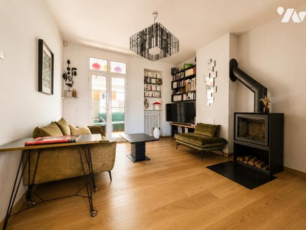 TOURS – Quartier Velpeau – Maison familiale de caractère avec 5 chambres, garage et terrasse bois