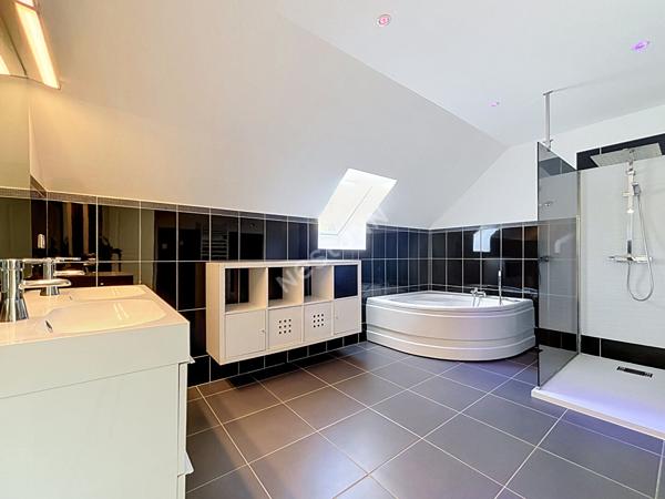 Maison Veigne 6 pièce(s) 163 m2- vie de plain-pied, jardin et double garage