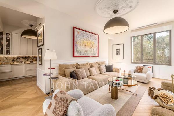 LE BOUSCAT - MAISON DE VILLE AUX PRESTATIONS EXCEPTIONNELLES - JOHN TAYLOR