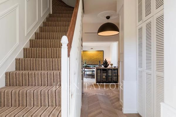 LE BOUSCAT - MAISON DE VILLE AUX PRESTATIONS EXCEPTIONNELLES - JOHN TAYLOR