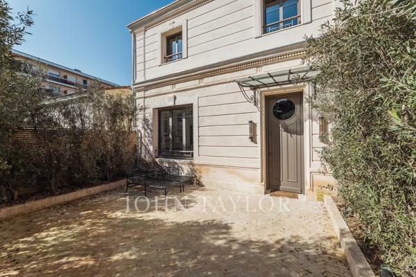 LE BOUSCAT - MAISON DE VILLE AUX PRESTATIONS EXCEPTIONNELLES - JOHN TAYLOR