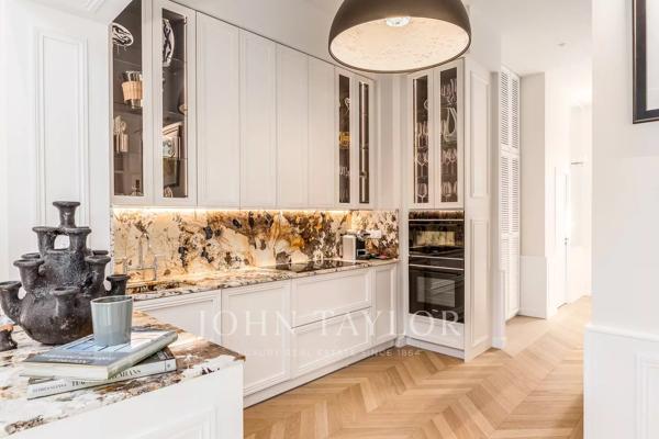 LE BOUSCAT - MAISON DE VILLE AUX PRESTATIONS EXCEPTIONNELLES - JOHN TAYLOR