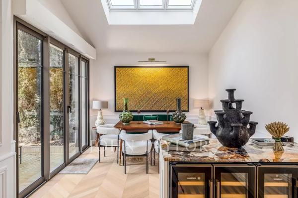 LE BOUSCAT - MAISON DE VILLE AUX PRESTATIONS EXCEPTIONNELLES - JOHN TAYLOR