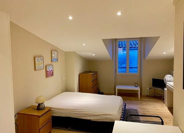 Immeuble à vendre    8 pièces • 98,16 m2 La Rochelle