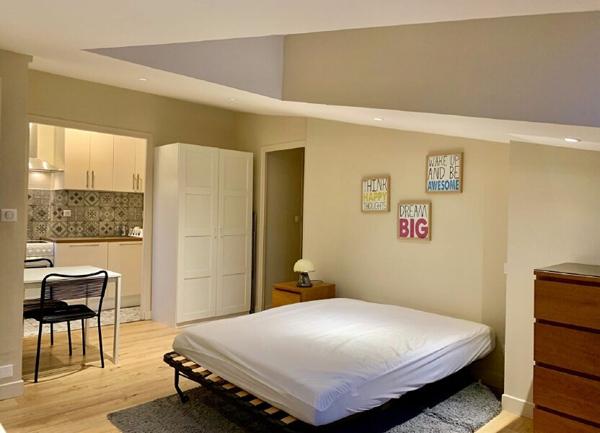 Immeuble à vendre    8 pièces • 98,16 m2 La Rochelle