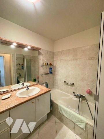 SAINT-RAPHAEL - Rez-de-jardin lumineux de 3 pièces avec grand garage double.