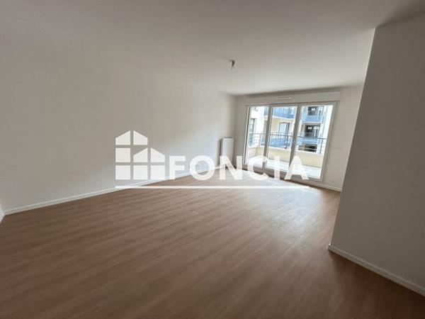 Location Appartement 3 pièces 62.75 m² - Sainte-genevieve-des-bois 91700