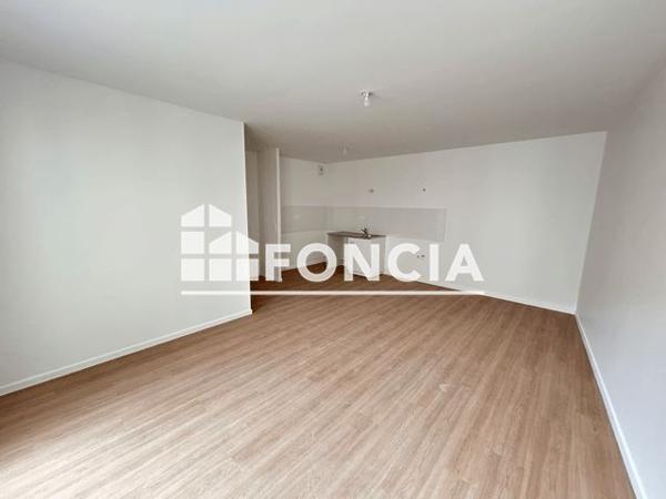 Location Appartement 3 pièces 62.75 m² - Sainte-genevieve-des-bois 91700