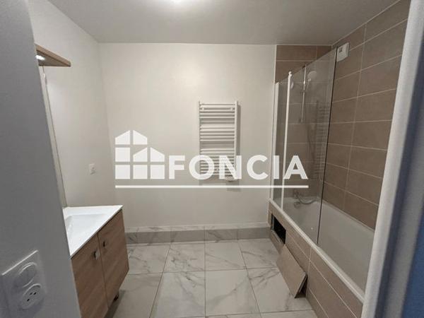 Location Appartement 3 pièces 62.75 m² - Sainte-genevieve-des-bois 91700