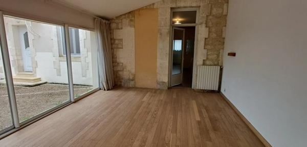 Maison à vendre 8 pièces SAINT YRIEIX SUR CHARENTE (16) avec grand terrain