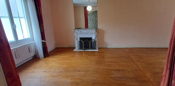 Maison à vendre 8 pièces SAINT YRIEIX SUR CHARENTE (16) avec grand terrain