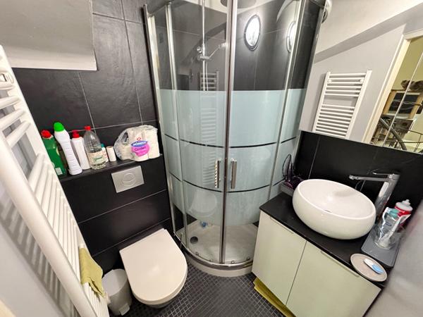 A vendre Studio avec coin nuit d'environ 18m²