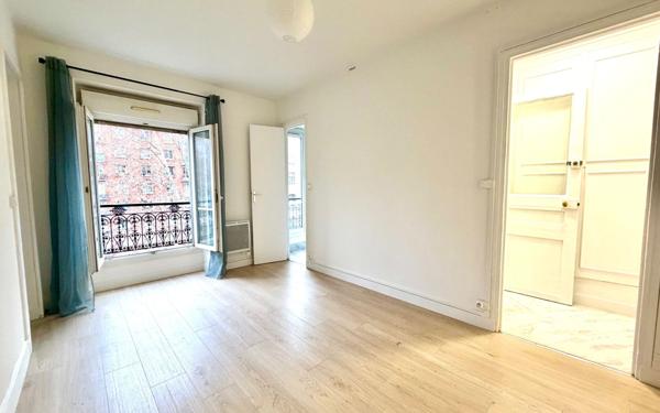 Appartement à vendre    2 pièces • 29,15 m2 Paris 19