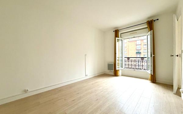 Appartement à vendre    2 pièces • 29,15 m2 Paris 19