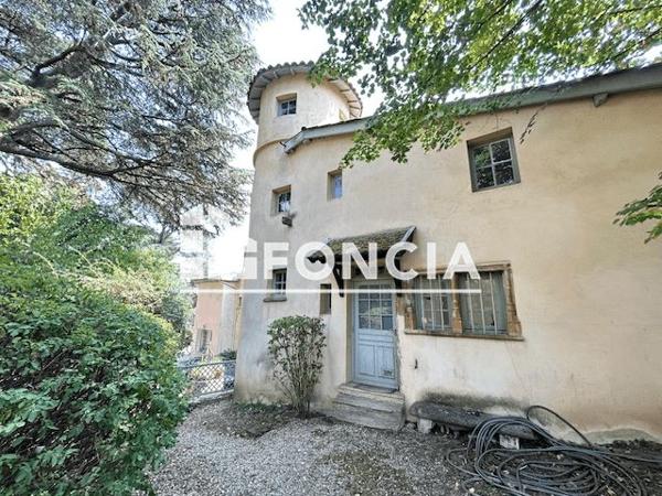 Location Maison 5 pièces 155.8 m² - 2 CHEMIN DU CALABERT Ecully 69130