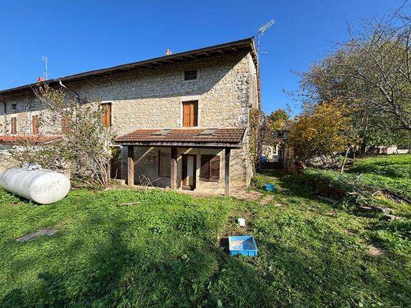 Hautecourt-Romanèche,  Charmante Maison en pierre 4 chambres, grange dépendances