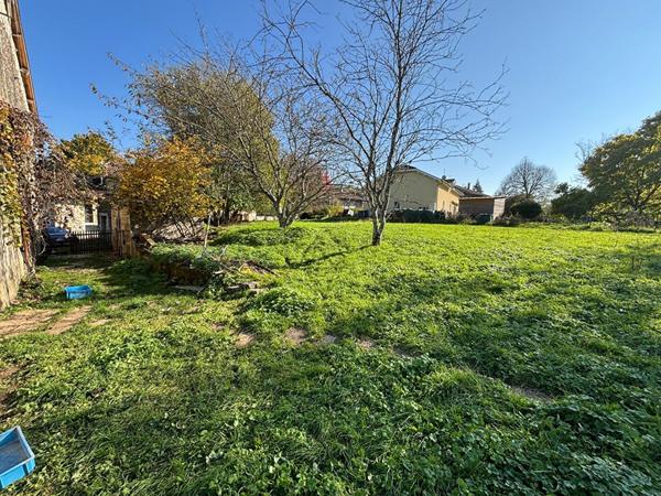 Hautecourt-Romanèche,  Charmante Maison en pierre 4 chambres, grange dépendances