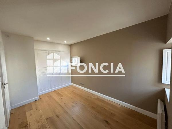 Location Appartement 4 pièces 77.9 m² - 15 RUE MAURICE MARTINEAU Saintes 17100