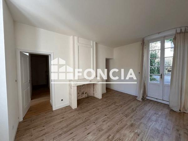 Location Appartement 4 pièces 77.9 m² - 15 RUE MAURICE MARTINEAU Saintes 17100