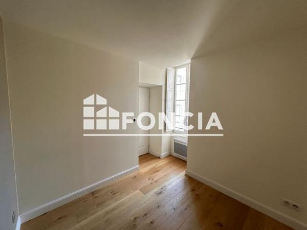 Location Appartement 4 pièces 77.9 m² - 15 RUE MAURICE MARTINEAU Saintes 17100