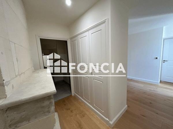 Location Appartement 4 pièces 77.9 m² - 15 RUE MAURICE MARTINEAU Saintes 17100