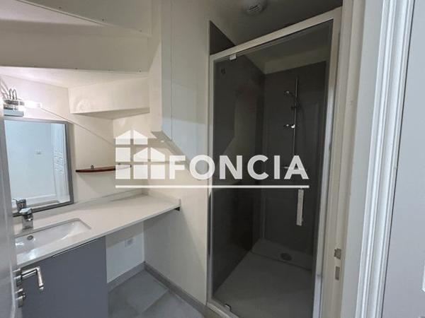 Location Appartement 4 pièces 77.9 m² - 15 RUE MAURICE MARTINEAU Saintes 17100