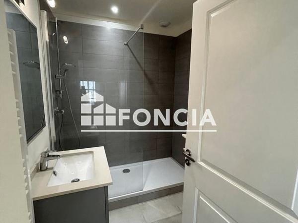 Location Appartement 4 pièces 77.9 m² - 15 RUE MAURICE MARTINEAU Saintes 17100