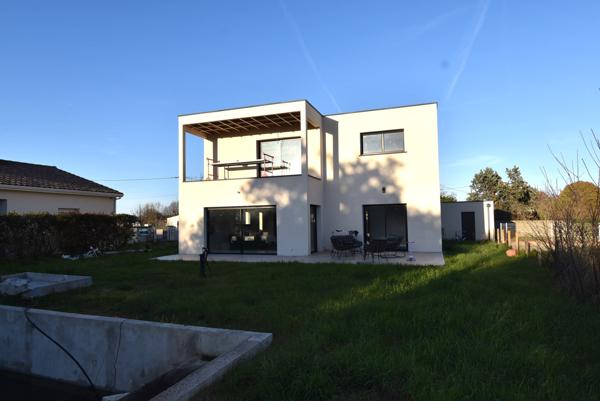 AUTERIVE (31190) - Maison de 202m2 - récente avec piscine  Auterive (31190)