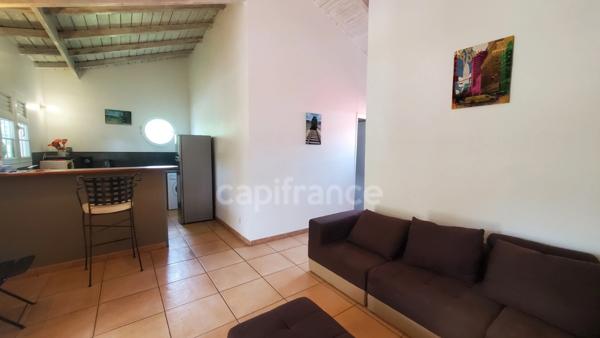 À Vendre – Charmant Appartement T2 Meublé avec Terrasse et Vue Mer – Case Pilote, Quartier Fond-Boucher