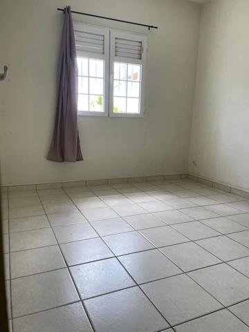 Maison à vendre 4 pièces LE LAMENTIN (972) avec garage sur 909 m² de terrain