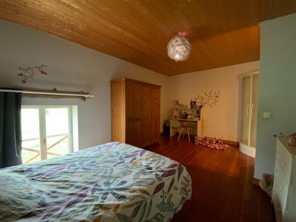 Maison avec un gîte Montendre 170m2