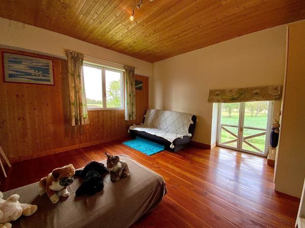 Maison avec un gîte Montendre 170m2